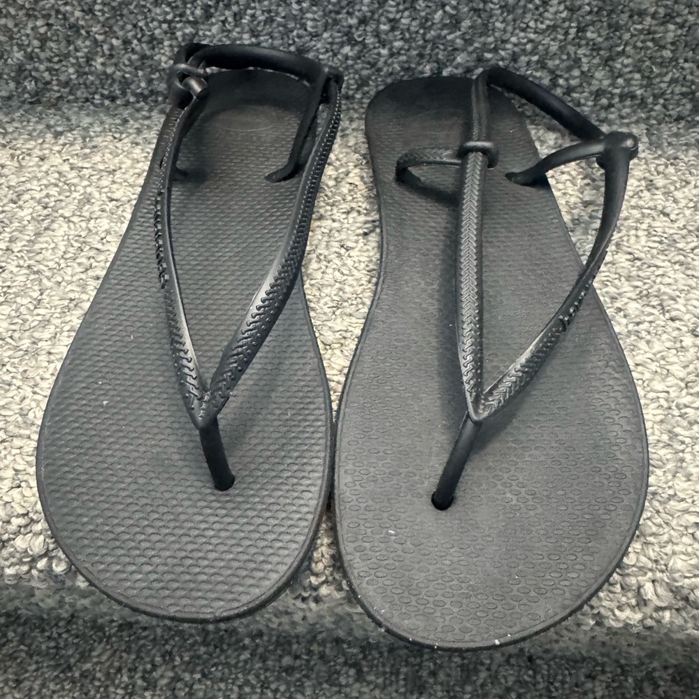 Havianas Black Flip Flop Sandals